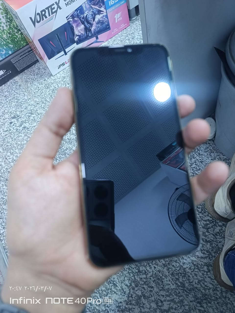 ايفون ١١ برو ماكس  للبيع السعر ٢١٥ 
***********
