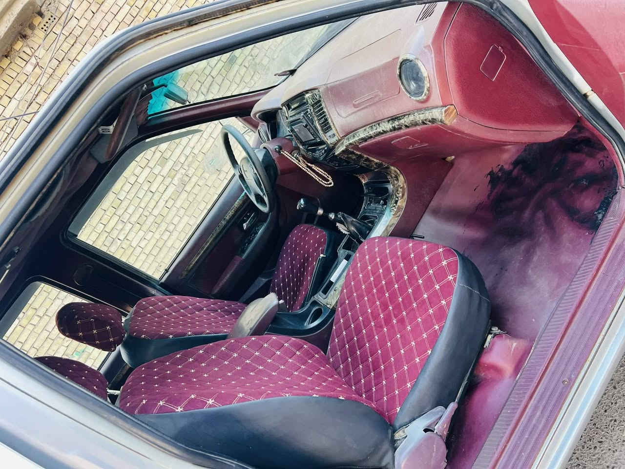 سلام عليكم. سياره البيع كنو مديل 2011 رقم بغداد. مشروع وطني إلى 30 ...  صبق حزام الجماليه.   مكينه وكير واكسن وشاصي خير من الله.  تخم تاير جديد كهربائيات شغاله.  صدر امامي وخلفي جديد ...دواخل حلوه...تحويل مباشر ...السعر 60وبيه مجال الطيبين... الاستفسار علا رقم الهاتف ‏‪***********‬‏ المكان بغداد حي طارق قرب بانزين خانه
