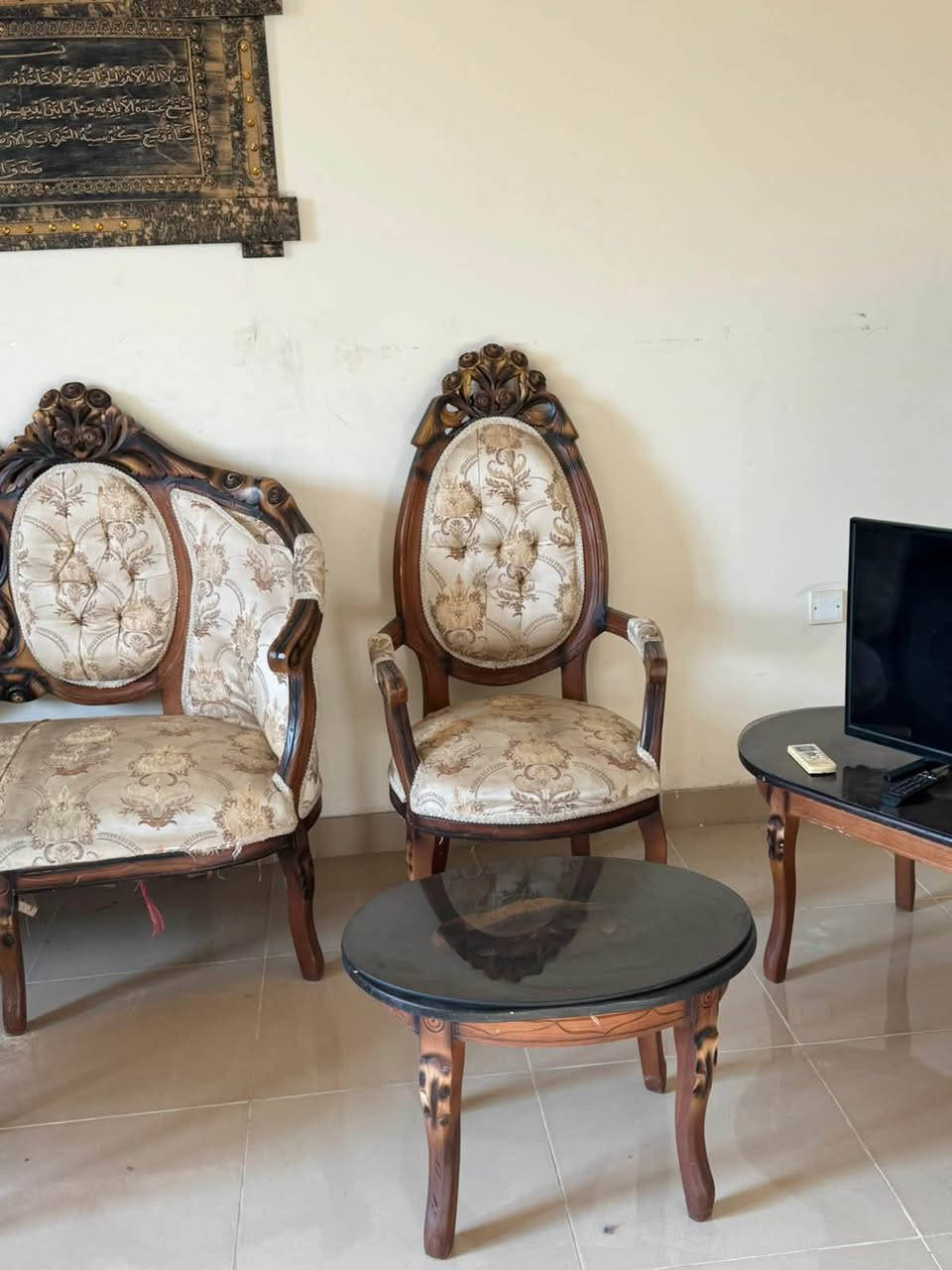 تخم صاج نظيف جدا السعر ٢٥٠ الف
عشره مقاعد 
العنوان مجمع شنيار 
الشراي يتفضل على الخاص لطفاً 
مندوبه اغراض الي عنده اغراض يريد يبيعها يدزلي عالخاص أبيعها لكم بعمولة مناسبة


**إذا كنت صاحب هذا الإعلان وتريد حذفه لأي سبب، رجاءا أرسل رسالة إلى الدعم الفني**