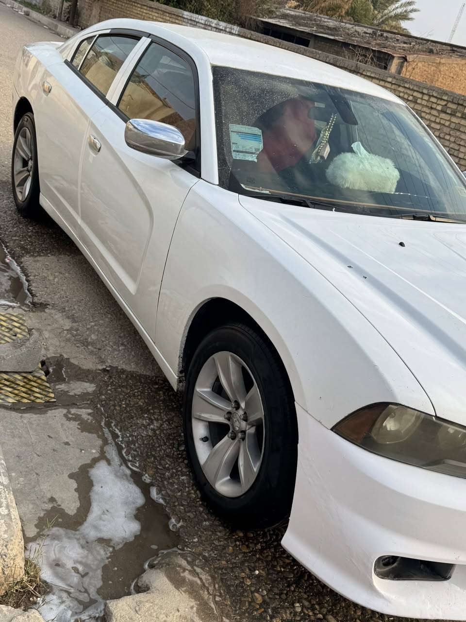 سلام عليكم جارجر للبيع موديل ٢٠١١ ضرره جاملغ وبنيد 
بدون دواخل كير محرك اكسن كفاله تخم تاير حدايه جديده رقم سليمانيه مواصفات عاديه سعر ١٤٠ وبيه مجال *********** عنوان ميسان المجر الكبير
