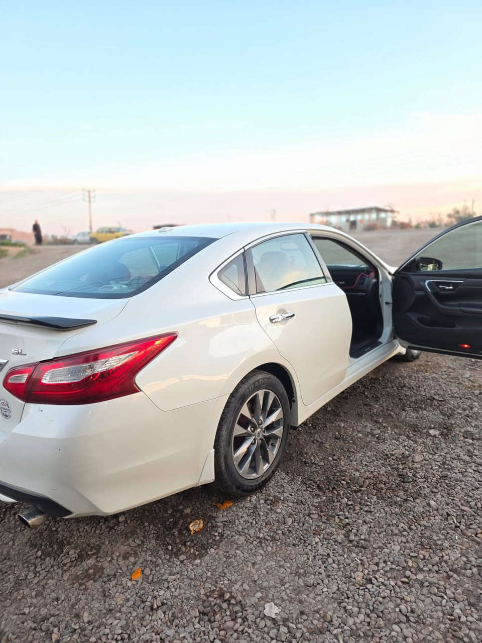 السلام عليكم اخوان نيسان اولتيمه موديل 16وارد امريكي بيهة ثلالث قطع بدون قطره دواخل كله صطحي فول مواصفات عدا الفتحة تبريد قطعتين تحكمات حيترات شتريد موصفات بيهة حيل نضيفه استخدام شخصي كير ومكينه بشرط مسوي ادامه عل كير بل شركة رايدهة ١٢٧وبيهة مجال حك الجية تفاصيل اتصل وتدلل***********
