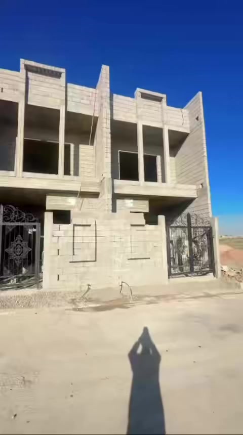 � #عروض #مكتب #دانيه# للعقارت 🏡
📍 الموقع: الموصل-التعليم-العالي]
⚡هيكلين-توام-للبيع-جمعية-النفط-طابقين
📐 المساحة:[110-متر- واجهة-5]
🛏️ عدد الغرف: [3- غرف نوم ]
🛁 عدد الحمامات: [2-حمام ]
🍽️ مطبخ + كراج + سطح 
✨ يقعان-يقع-على-شارع-بعرض-12-متر
✅ بناء-حديث2026
✅ صنف اللعقار-وصل-جمعية-النفط

💸 السعر: [ يُذكر عند التواصل / او الاتصال ]
I 
📞 للاستفسار والمعاينة اتصلوا بنا على الأرقام التالية
*********** اسيا
*********** كورك
📍 موقع المكتب سايدن التعليم العالي 
📍 الموصل – وقرب مجمع الغز 
✨يرجه -متابعه -الصفحه-الصلكم-كل- مهواجديد
📌 نستقبل كافة العروضات داخل أحياء الموصل 

#عقارات_الموصل #دار_للبيع #الموصل #بيت_للبيع #مكتب_دانيه  #للعقارت   #فرصة_عقارية #الموصل
