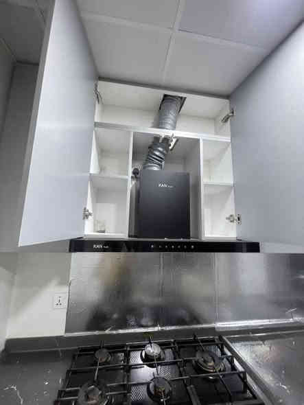 كاونتر خشب اج دي اف مستخدم شي قليل 
كلة مرمر 
بس كاونتر بدون اجهزة 
جوكر كله قطع يترتب حسب اي مطبخ 
قياسه العمق 60سم
وضلع السنك 3متر و23سم
وضلع الثلاجة مترين و95سم
سعره مليون وربع 
وشد موجود بكروة 
وتوصيل موجود من سليمانية مجاني لبغداد وديالى وصلاح الدين وكركوك 
***********
اتصال واتساب @
