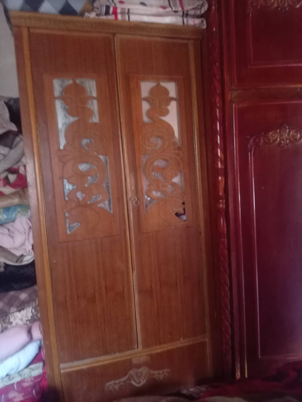 سلام عليكم غرفه لبيع سعر خاص او عل رقم ***********
