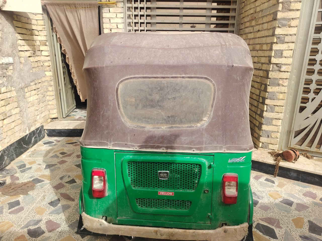 سلام عليكم تكتك البيع كامله كفاله سعر 93000رق***********
