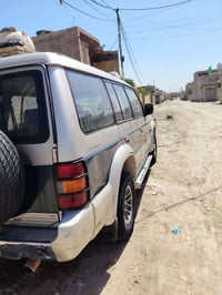 باجيرو موديل 98 سياره تبريد ما بيها السياره نواقصها هيك شيء بسيط بلادي...