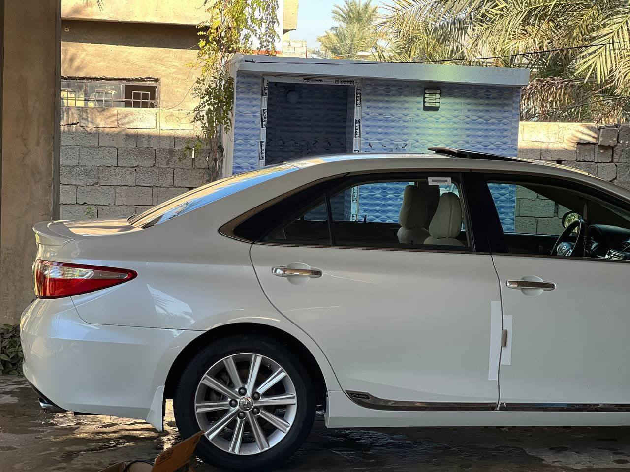 تويتا كامري 2017 مواصفات GLX
مواصفاتها فتحه بصمه حساسات 
مكفولة كفاله عامه 
برده كشن جلد 
ماشيه 74الف حقيقي 
مابيها أي خلل 

تحويل ثاني يوم 

رقم صاحب السيارة 
***********
