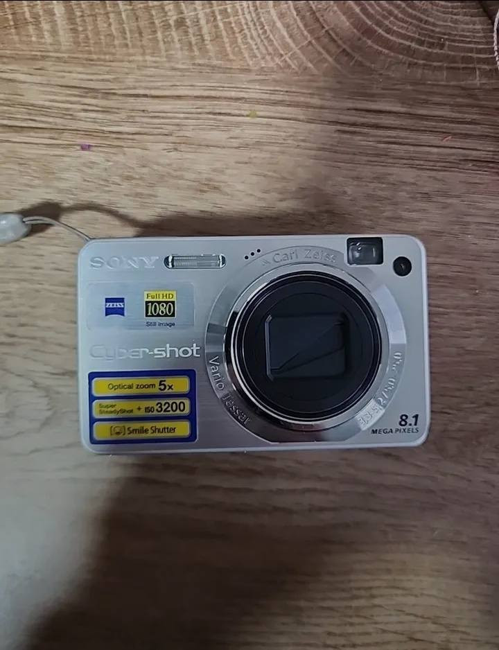 كاميرا سوني سايبر شوت DSC-W120 الرقمية المدمجة بدقة 7.2 ميجابكسل وتقريب بصري 4x  مستخدمه نظيفه جدا
بدون شاحن
مكان واسط الكوت سعر الخاص


**إذا كنت صاحب هذا الإعلان وتريد حذفه لأي سبب، رجاءا أرسل رسالة إلى الدعم الفني**