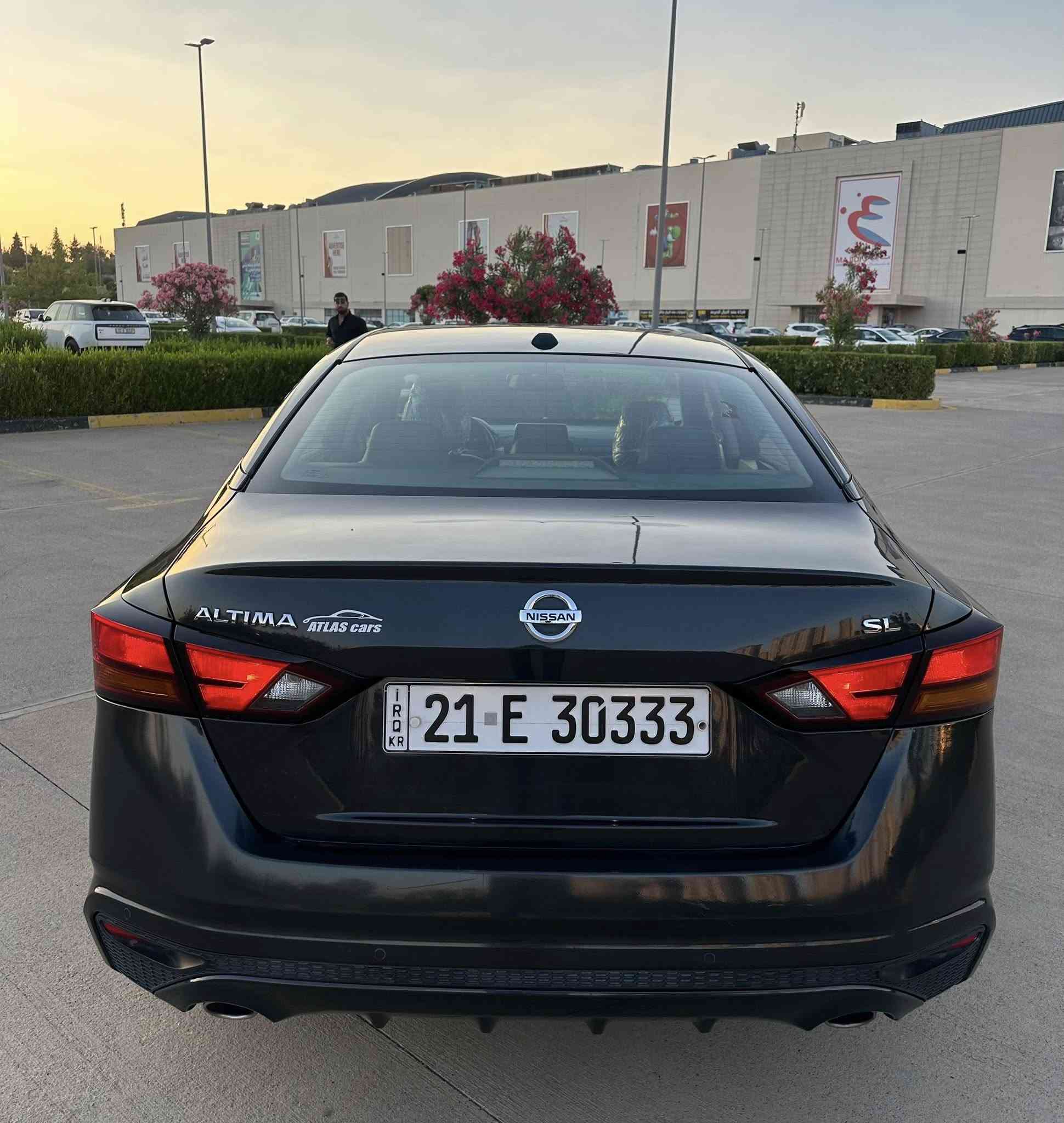 للبيع التيما SL موصفات فول
السعر 124 بيها مجال بسيط 
***********
موديل 2019
رقم مميز ويا السياره بلعافيه 
فتحه - سلايت 
تحكم ستيرن 
تثبيت سرعه 
بصمه تشغيل 
تثبيت سرعه 
كاميرا خلفي 
تبريد ثلج 
ماشيه 97 مايل 
تشغيل عن بعد 
بصمة ابواب +صندوق 
رادار 360 درجة 
تايرات وياله جديد 
كير محرك بشرط 
ضرر فقط بونيد وجاملغ بدون لغود بدون شاصي شرط الفحص 
وبيهه 3 قطع بس كلير  
سونار ورقم الشاصي بلمنشور 
سنويه ورقم جديد تحويل ثاني يوم 
HN4BL4EVSKC163617
مكان السياره ديالى خانقين
