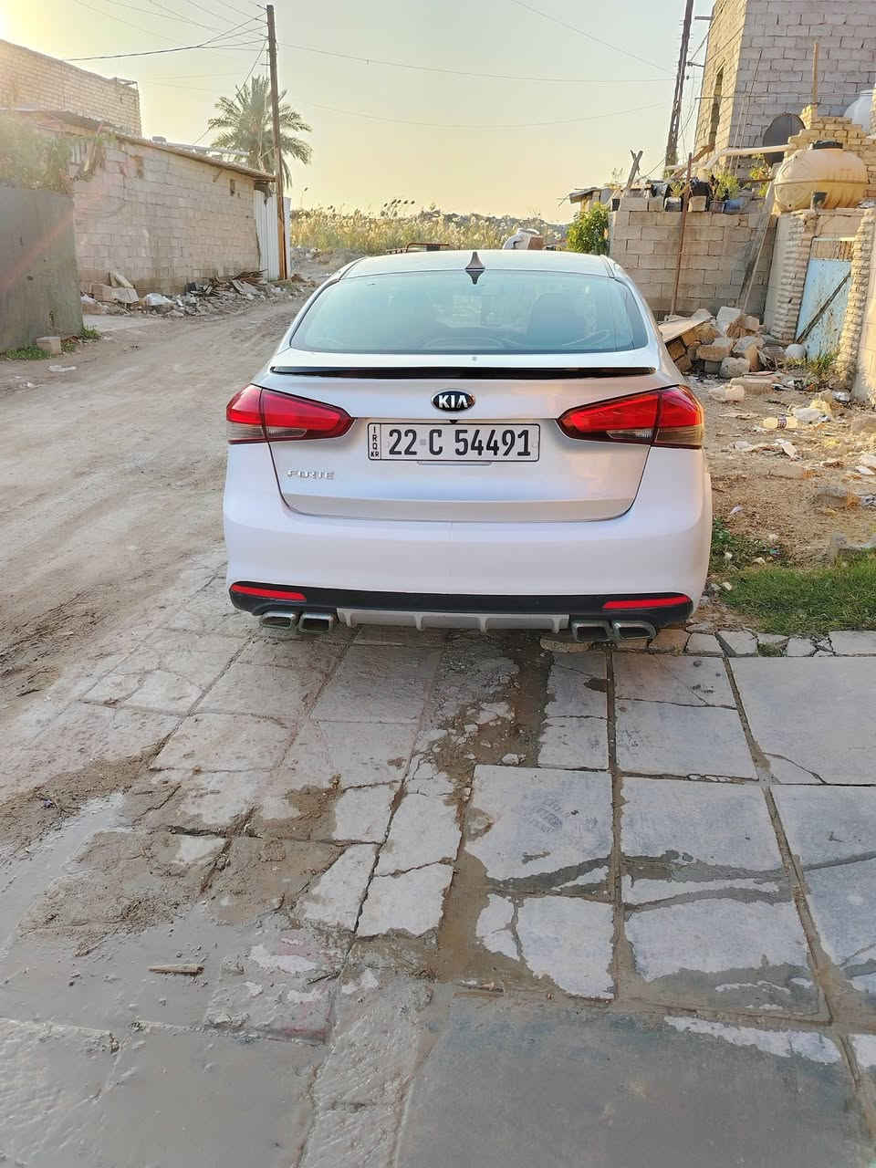 السلام عليكم كيافورتي موديل 17 رقم أربيل انكليزي بسمي بيها بابين صبغ السياره مابيها نقص برغي كامره شاشة دوشمة جديده تخم تاير  السعر 122 العنوان بغداد التاجي هاتف ***********
