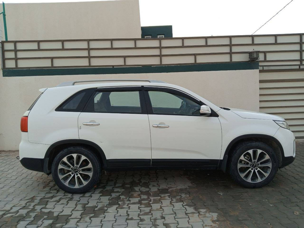 النجف الاشرف 
السلام عليكم
سورنتو للبيع مديل15رقم بغداد  مكينه 6سلندر بيه بارد قليل باب السايق سنويه بسمنا ما صاقطه  مكينه مبدل بيه گازگت حداديه 80٪ السعر 195$وبيه مجال العنوان ***********
