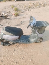 دراجة سكوتر ياماها معروضة للبيع بحالة جيدة. تعمل بشكل ممتاز وتحتاج إلى...