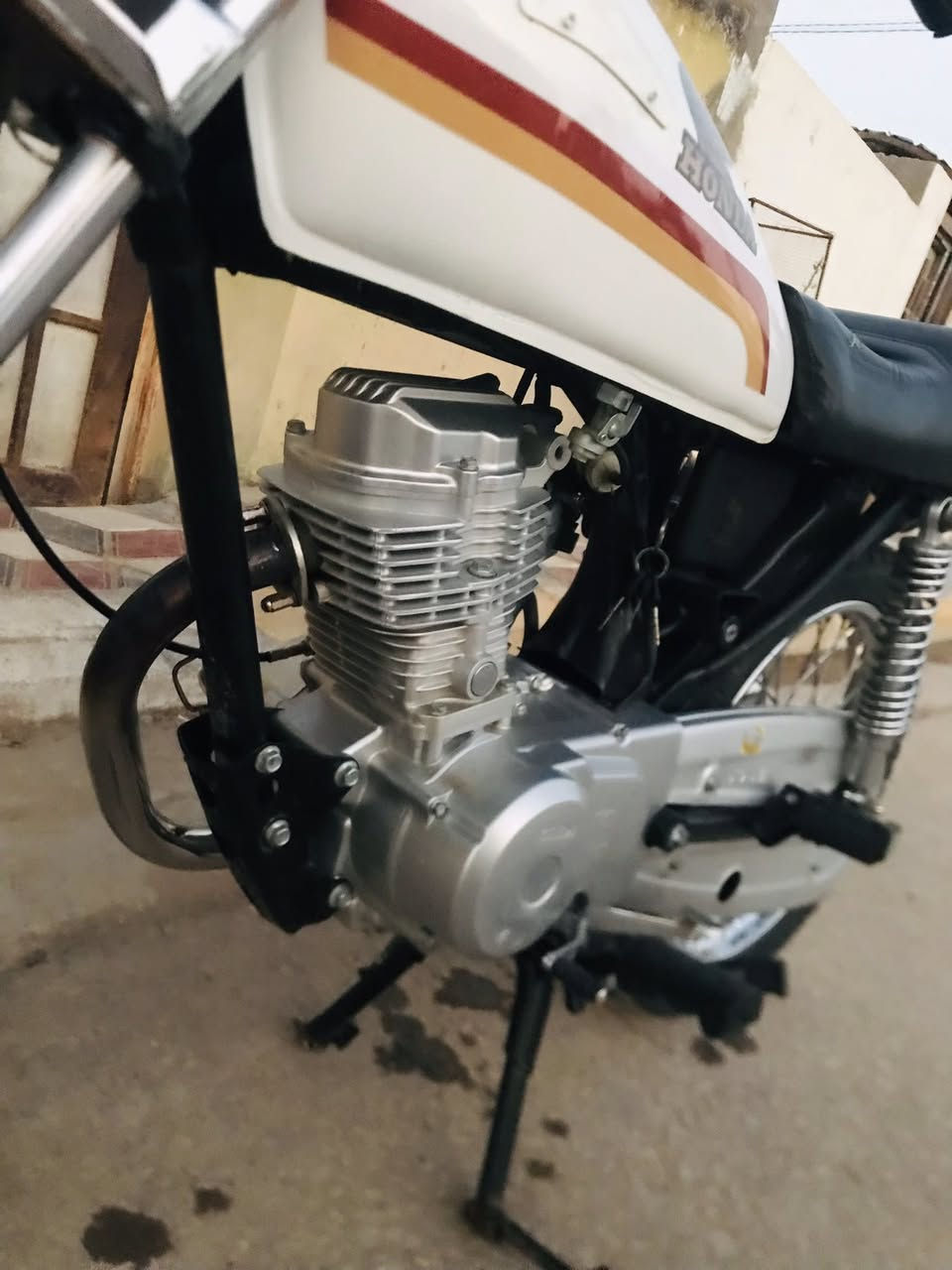 السلام. عليكم….

الدراجه للبيع. اوراق. اصولي. تعمير. 25

الحمزه الشرقي السعر  خاص…


**إذا كنت صاحب هذا الإعلان وتريد حذفه لأي سبب، رجاءا أرسل رسالة إلى الدعم الفني**