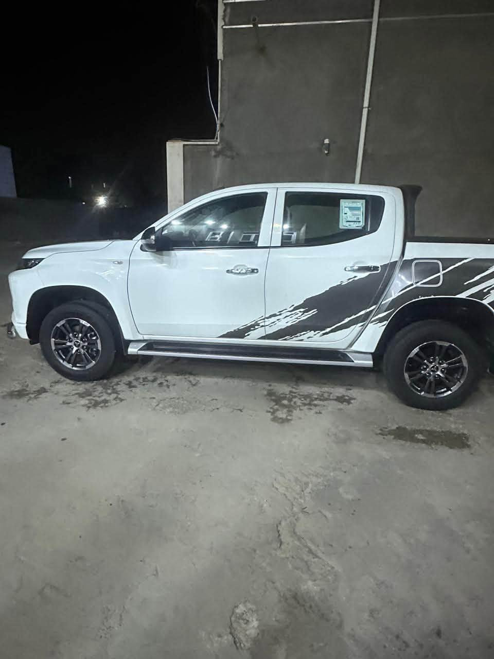 سلام عليكم بيكم مسبوشي L200
سياره البيع رقم أربيل بسمنه سياره موديل 2020 

سياره مكفوله كفاله عامه لا صبع لا تبديل لا تصليح 

سياره جديده تخم تاير جديد تبريد ثلج شاشه كامره خلفيه  نكيل سياره تقربين فول موصفات معروفه موصفات L200 كير عادي سياره 5 نمر مكان سياره بغداد المحموديه سعر سياره 210 يعني دفترين و 10 اورق وبيه مجال شي بسيط جدا  فقط بيع  استفسار اكثر انتصال ع رقم ***********
