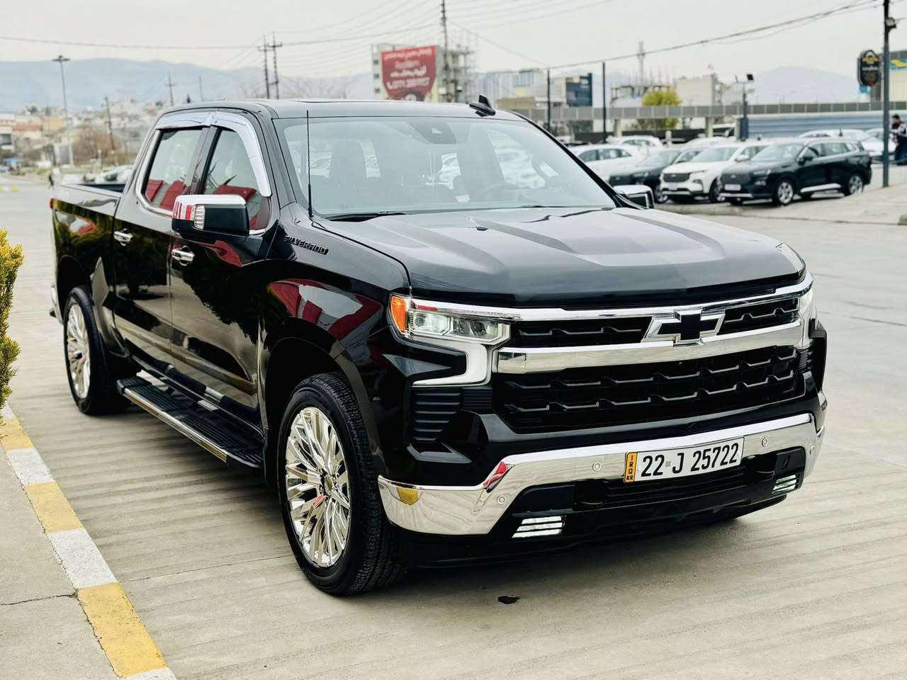 شوفرليت سلفرادو موديل 2023 وارد امريكي
المسافة المقطوعة. 36الف ميل 

بودي قصير باب خافي طويل 

الضرر 1 قطعة بدون دواخل وشاصي 

المواصفات LTZ

الفاصيل 

-فتحت سقف سلايد

-محرك 5.3 المرغوب 

-كير ارضي 

-كشنات جلد تدفئة تبريد +قاصة + خزن ميموري 

-شاشة 17 بوصلة ديجتال 

-عداد ديجتال 

_5كامرات محيطية 360 درجة 

-حساسات خلفي امامي مع مانع تصادم ورادرات 

بعد بي اهواية مواصفات اضافية 

الموقع /كركوك - سليمانية 

السعر 388 ومجال 

***********
