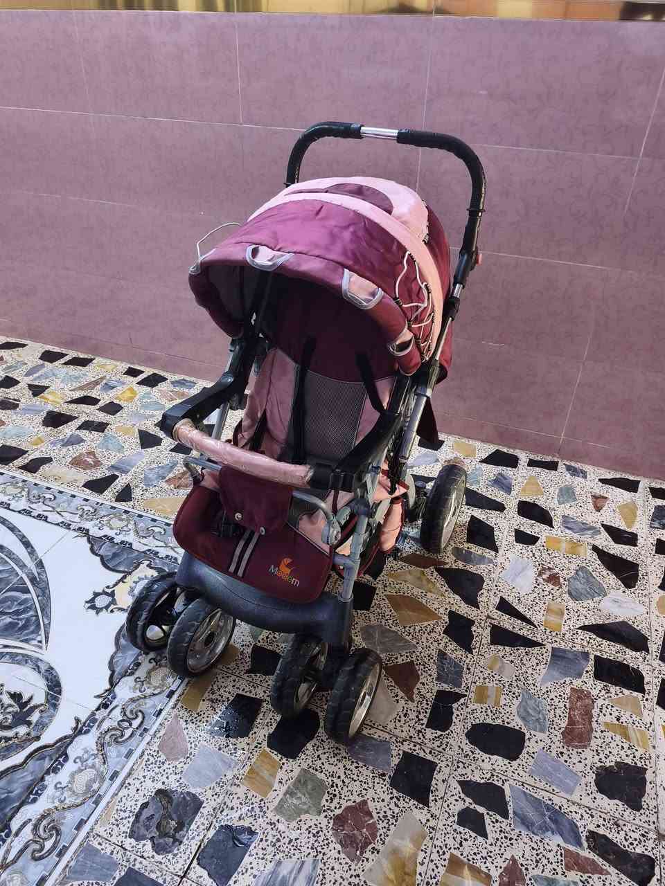 عربانه مال اطفال السعر 60,000 وبيها مجال بغداد الشعب ***********
