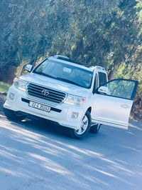 للبيع او مراوس  لاندكروز 2014 بريم   ابيض فول 1/1  فتحه سقف بصمه بصمه ...