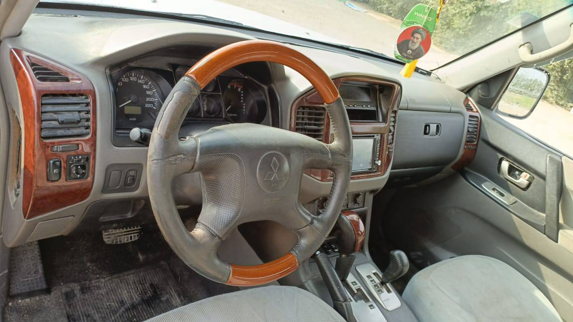 سلام عليكم باجيرو موديل 2003
رقم بغداد السيارة مكان البصرة 

مكينة بلادية خير من الله مصبوغة حزام جمالية

تبريد شغال السيارة نضيفة حيل معتني بيها 

كشناتها بلادية نضاف وملبسهم تلبيسه السعر 

75 وبية مجال ال.الستفسار وتصال على رقم

*********** اثير 
*********** اسيا
