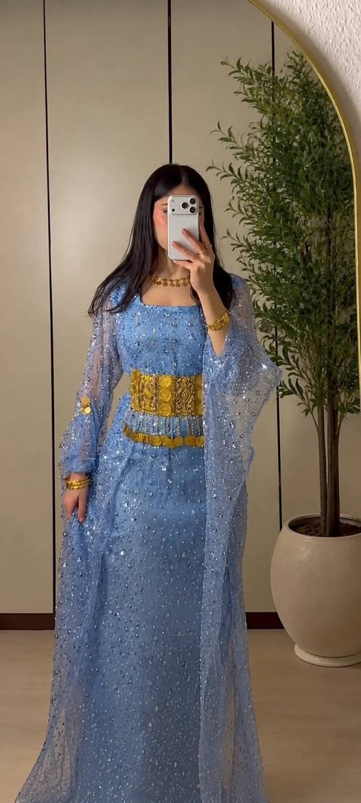 ✨ تألقي بالأناقة الكردية ✨
زي فاخر يجمع بين فخامة القماش ولمعة النقشة الراقية،
يوجد توصيل لكافة محافظات العراق❤️


**إذا كنت صاحب هذا الإعلان وتريد حذفه لأي سبب، رجاءا أرسل رسالة إلى الدعم الفني**