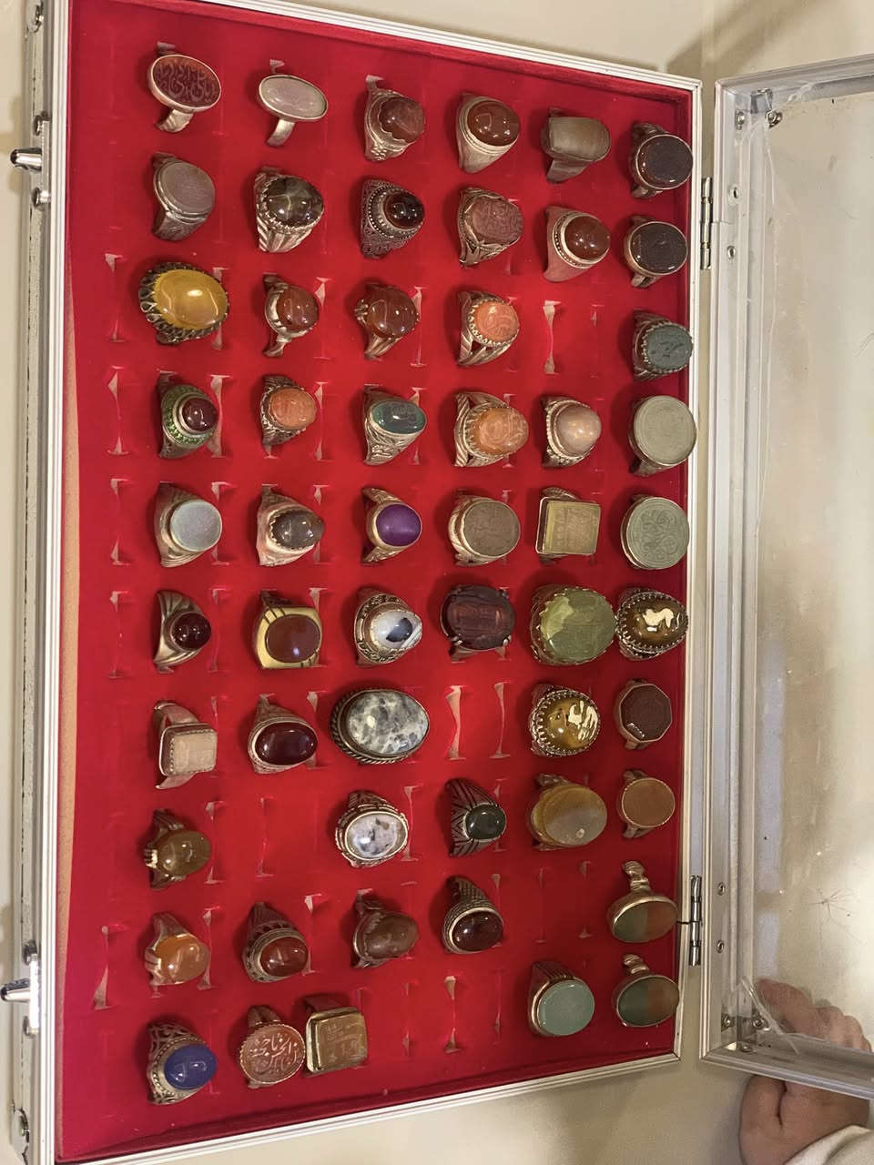 بيع شلع شي يشيل شي الشراي يتصل عليه او يراسلني واتساب *********** بغداد
