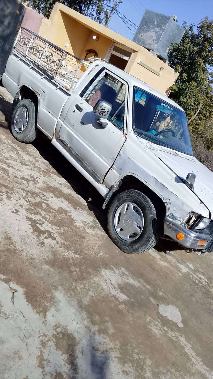 سلام عليكم بيكم تيوتا1988 للبيع رقم انبار انكليزي تايرات نص عمر كير محرك وشاصي مكفول كير4نمر السعر 32 وبيها مجال  رقم الموبايل ***********
