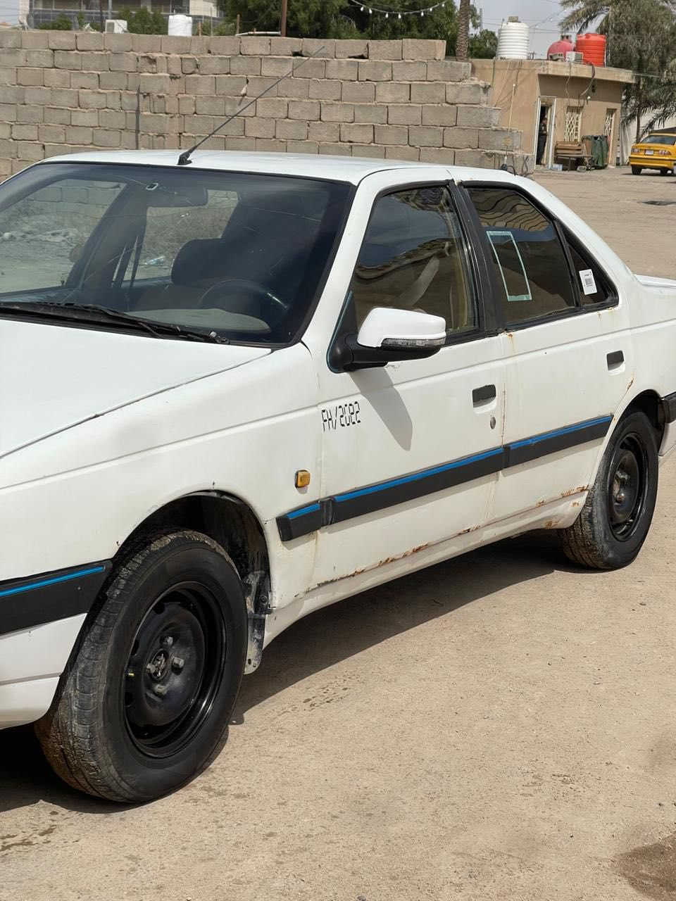 سيارة بيجو 405
السيارة كلش حلوه ونضيفه مثل ما واضح بالصورة رقمها بصرة راعيه موحود حداديه مكينه كير خير من الله اريده ب38
  
***********
