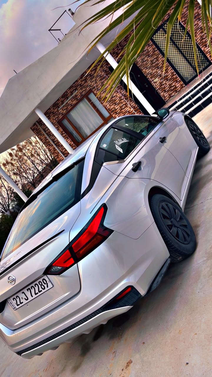 ئالتیما مۆدیل ٢٠٢٠ 
زۆر خاوینە و هیچی نیە پشت و پێشی کەپسە 
نرخی 137$ و مەجالەکی کەم 
رەقەم م واتساپ (***********)
