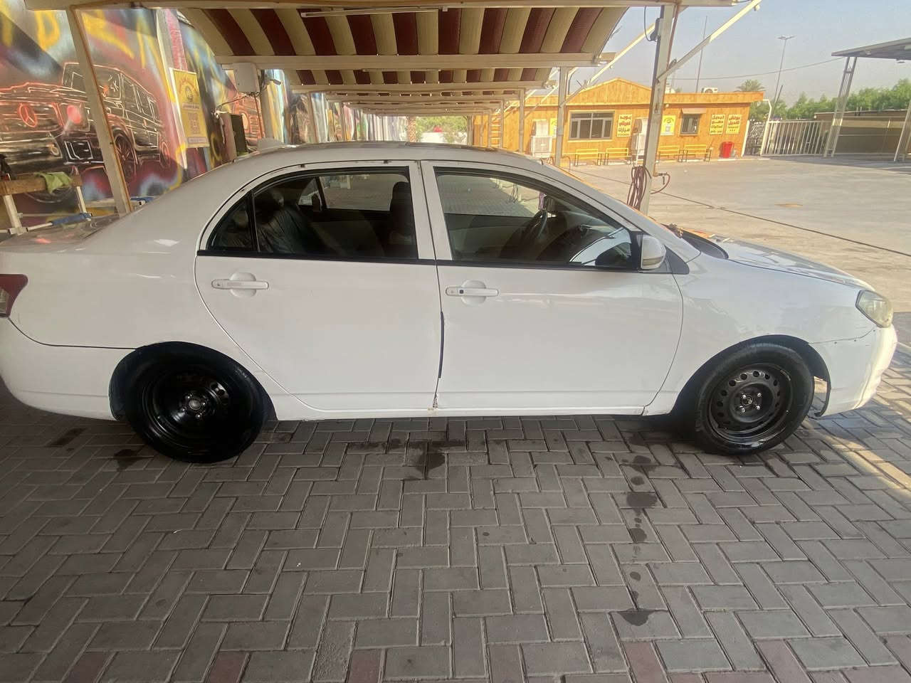 السلام عليكم 
BYD 2016 ابيض خصوصي 
رقم بغداد 
سياره جاهزه من كلشي نضيفه جداً 
بيها ٣ قطع صبغ 
تدفئه شغاله 
التبريد بس الكومبريسر بي صوت بس شغال 
تحويل مباشر  بأسمي 
سياره مال بيت  ع كد الدوام روحه ورجعه صدر ٨٠٪؜ 
حداديه فول 
مشط ستيرن جديد 
باور ستيرن جديد 
تايرات جدد 
جاهزه ترايك وين ما يعجبك 
السعر ٦٣ وبيها مجال 
العنوان مجمع بسمايه السكني 
للاستفسار ***********
