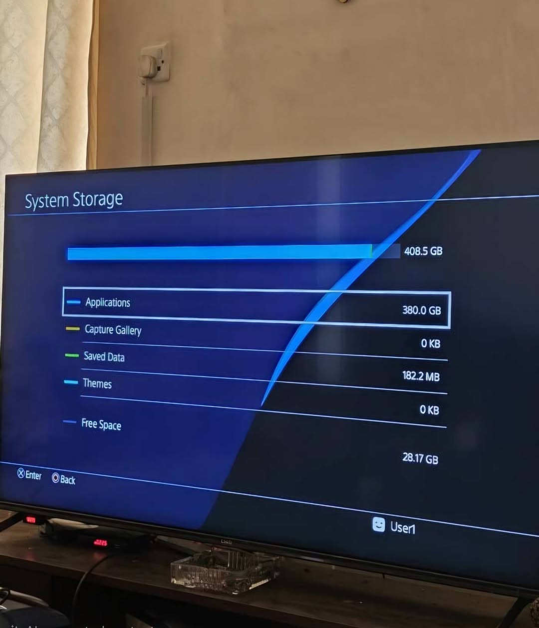 بلي ٤ سلم مهكر
مهك نظام 12.52 ملحقاته كاملة قرص تهكير
كيبلات جويستكات 3 أثنين منهم اصلية وواحدة
تجارية مساحة التخزين 500 كيكا مساحة متاحة 20
كيكا الالعاب المنزلة موضحة بالصورة بالامكان
استبدالهم بهاى الالعاب وحسب الرغبة
1.Sekiro: Shadows Die Twice
2.Watch Dogs 2
3.Grand Theft Auto V
4.METAL GEAR SOLID V: THE DEFINITIVE
5.Middle-earth: Shadow of War Definitive
Edition
6.Star Wars Jedi: Fallen Order
7.Control
8.Mafia IIl: Definitive Edition
9.Hitman 3
10 Darksiders: Warmastered Editior
11.Call of Duty: Black Ops 6
12.God of War Ill Remasterec
13.God of War Ragnarök
14.Little Nightmares III
السعر ٢٩٠ الف
 عنواني بغداد - زيونة
***********

