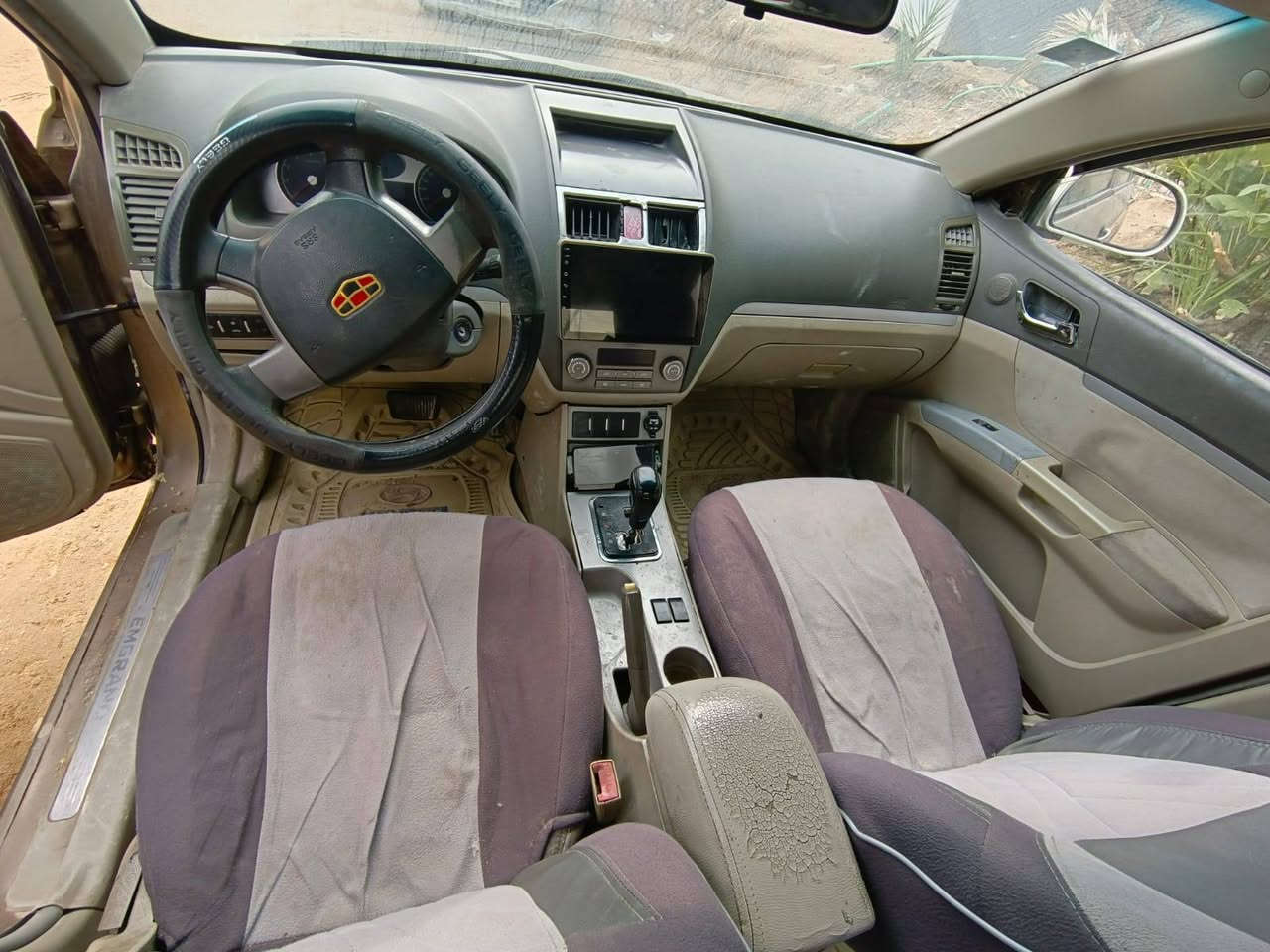 السلام عليكم ورحمة الله وبركاتة
سي 7 امكراند صيني محرك كير بلادي بيهه طخات بسيطه رقم انكليزي بغداد كهربائية شغاله مديل 2013 تبريد  شغال كاميرا شاشه السيارة جاهزه الحمدلله عوزه تلحيضات بسيطه سعر 40 ورقه مكان السيارة النجف الاشرف ***********
