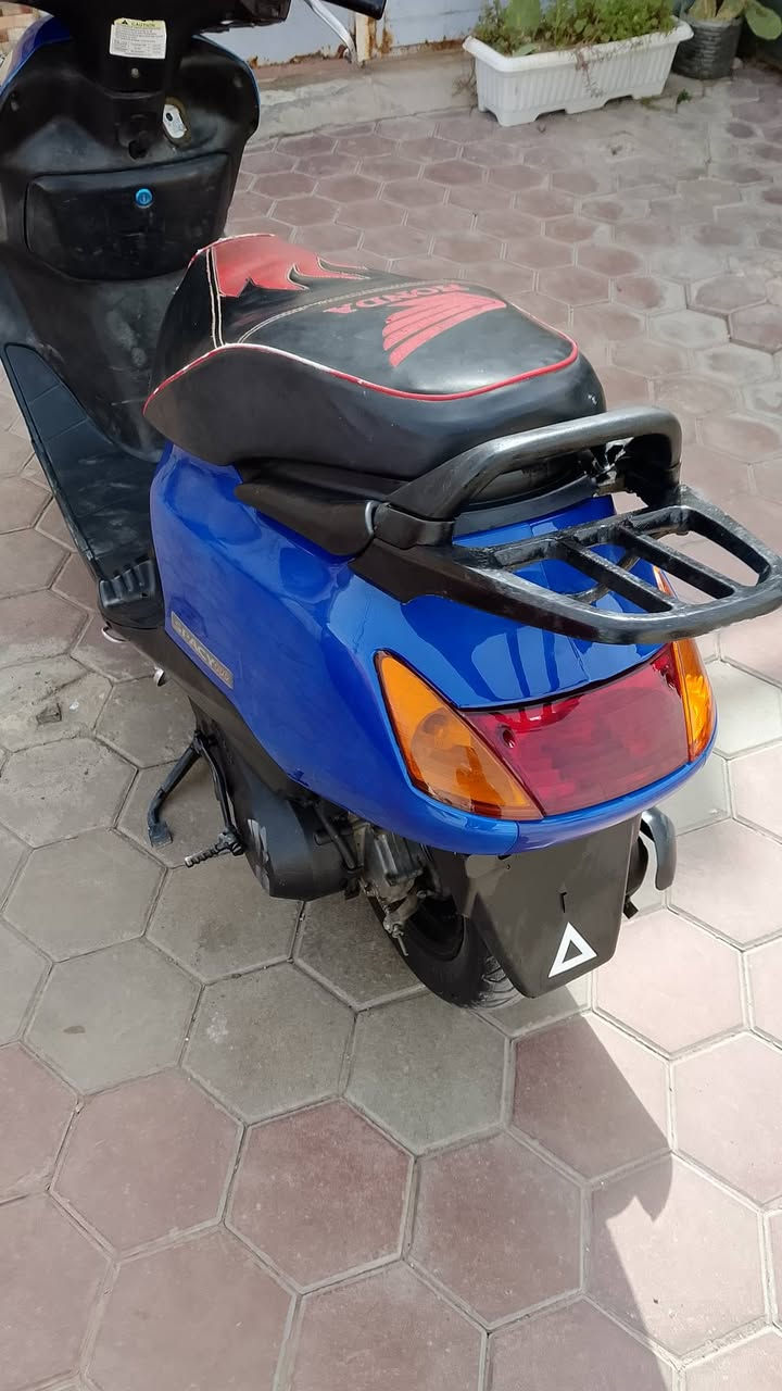 دراجه سبيسي ياباني الون اصفر مفتوحه نظيفه جدا السعر 700+ اسبيسي ياباني الون ازرق  نظيفه مفتوحه السعر 650 للتواصل ***********
