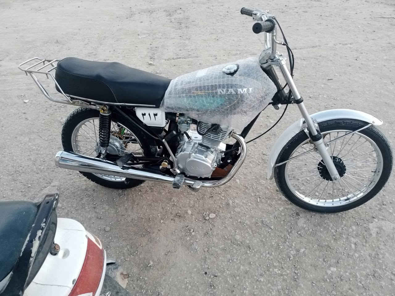 سلام عليكم اربعه كير كلك قبل شهر تعمرت مديل ٢٦ المحرك والغراض وشاصي ٢١ كلك غراض كله اصلي مختمه دراجه كدامك بعده سعره ٥٥٠ والله مو سعره بس محتاج فلوس  مكاني حريه رقمي ***********
