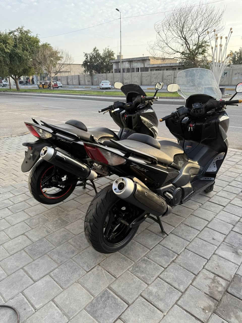 معرض الواثق لتجارة الدراجات النارية
متوفر ياماها تي ماكس 500 2011 
عداد الممشى 36،000
تلث نسخ سويج 
***********
***********
العنوان بغداد شارع فلسطين الضلال
