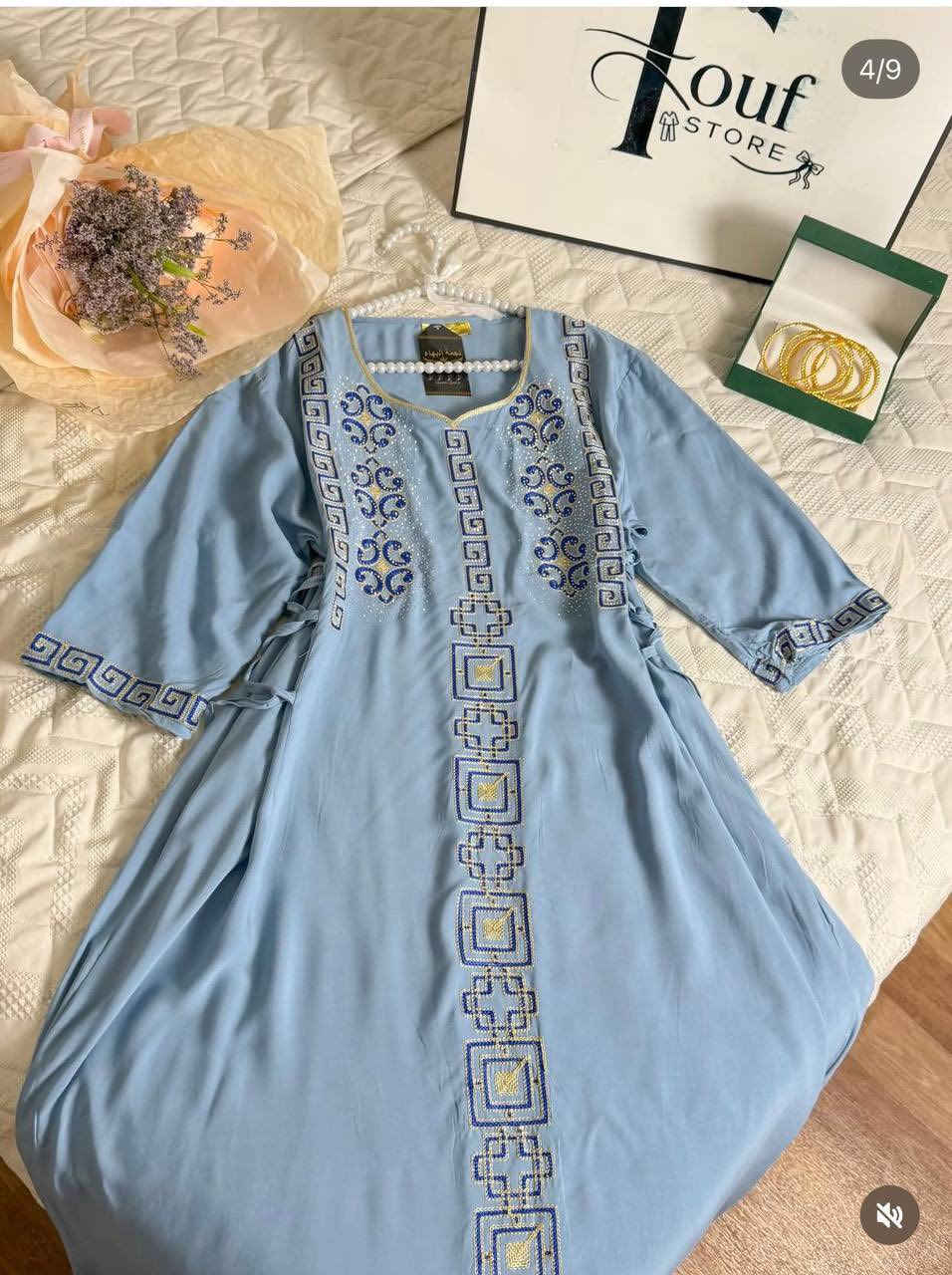 يتوفر مخور يبرز الخصر   🌸مخصر من الجوانب
كشمير ✨ تطريز ستراس ✨ خامة درجة أولى ثقيل ومرتب بارد ثلج ما يلزك باللبس سعر ما يتكرر 

الموديل فخم وراقي  للبيت وللضيوف 👑 وللعيد 

تطريزه يلمع بدون ما يبهت والغسل ما يأثر عليه 💎

📏 القياسات المتوفرة:

2XL – 3XL – 4XL – 5XL

يناسب من وزن 70 لغاية 115 كيلو بكل راحة وأناقة 🤍

الخامة مريحة وناعمة وما تعرق 🔥

سعر مناسب مقابل الجودة العالية

والعدد محدود ✋ اللي تحب تحجز لا تتأخر

للطلب والاستفسار على الرقم: او ع خاص 

📞 ***********
