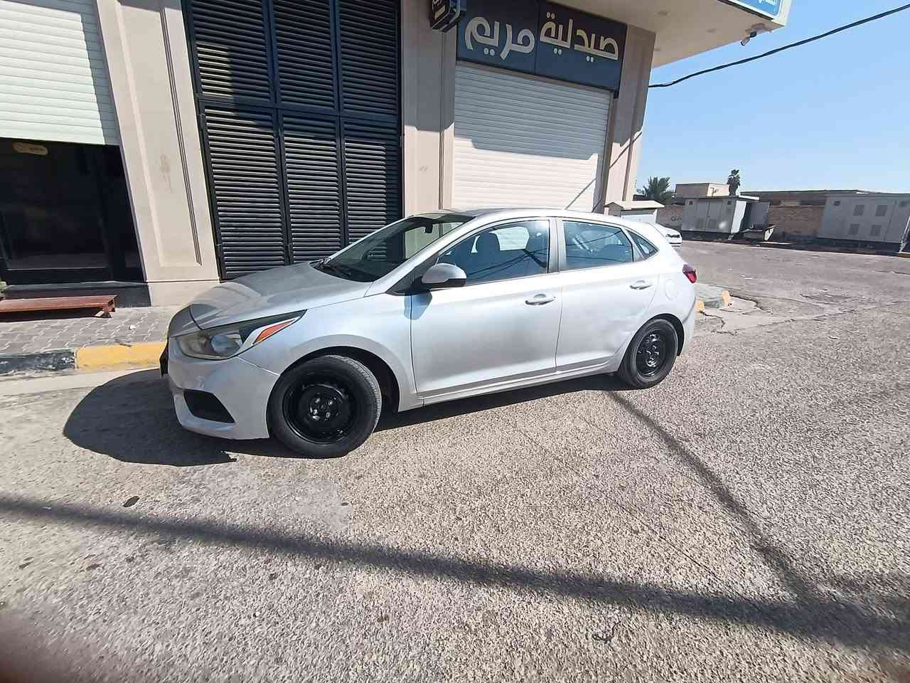 السلام عليكم اكسنت للبيع وارد مكينه 1600 دوش ماشيه 64 الف موديل 2020 العنوان الكوت باسمي السياره السعر الاتصال ع ***********
