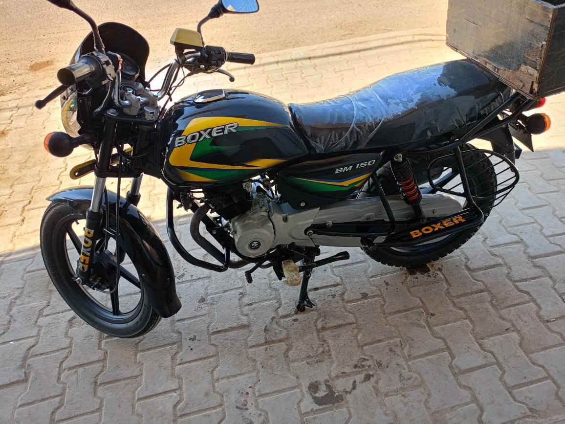 بوكسر 19 شكل 20 رقم وسنوية مجفت شركة مكفولة كفالة عامة برغي مامفتوح بية عدا بوش وبستم شركة دراجة جديدة وحلوة نعامة شلعة تخبل  مكفولة من كلشي لحيم عواج جفية  كلشي مكاني الخالص السعر مليون 200. وبية مجال لاستفسار ***********.
