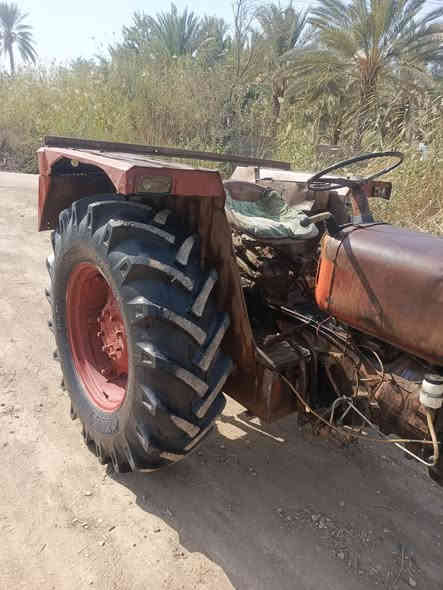 السلام عليكم عنتر للبيع موديل 87بدون رقم جاهزه نكره سلف تايرات جدد باور ستيرن جاهزه للعمل المكينه بدون معدات لحالها وسعره 3700وبيها مجال قليل مكان بابل سدة الهنديه اتصل *********** مامتواجد عل فيس
