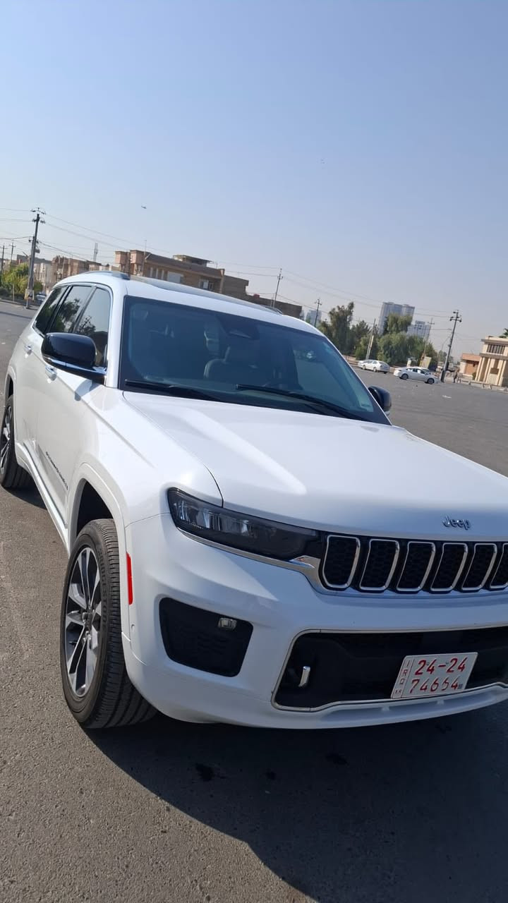 للبيع: جيب گراند شيروكي 2022 صنف أوفرلاند الشكل الجديد وارد امريكي مكفولة كفالة عامة بدون صبغ بدون تبديل بدون تقرير غرق بدون ايرباك فول مواصفات للأخير اعلى صنف 7 راكب جديده كلش ماشيه 17 الف فقط:
المواصفات:
ثلاث شاشات مع رؤية ليلية
5 كامرات
كامرة عالمراية الوسط الداخلية
حساسات امامية وخلفية
فتحه بانوراما
تدفئة وتكييف المقاعد
مساج للسائق
جكات هايدروليك
شاشة للراكب 
رادار مانع تصادم
رادار نقطه عمياء
رادار تحديد مسار
مقاعد كهرباء تحكات 16 حركة
تشغيل عن بعد 
بصمات عالابواب
دفع رباعي
مثبت سرعة مع قيادة الية
صندوق كهربائي 
شاحن وايرليس
مقاعد بيج اصلي
ثلاث نقاط تكييف
اضوية وكشافات ليد
اندرويد اوتو وكار بلي 
نافيكيشن 
تخزين مقاعد ميموري 
مرايات كهربائية 
ثني المقاعد كهربائية 
محرك 3600  سته سلندر
وهواي مواصفات اضافيه 
السيارة رقم شمال/ اربيل 
السعر مرقمه جاهزه 435 ورقه (43 الف دولار) 
للتواصل على الخاص او على الرقم:  
*********** 
السعر بي مجال للطيبين
