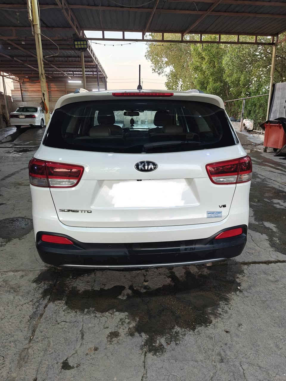 *KIA SORENTO 2016*
*كيا سورينتو 2016* 
🚨للبيع
🔶رقم جديد انجليزي بإسمي
🔶 اللون ابيض صدفي
🔶 العداد 115 الف كم  قابلة للزيادة
🔶 حجم المحرك 3.3 (6 سلندر)
🔶 دفع رباعي *AWD* 
🔶السيارة مكفولة كفالة عامة من الضربة و الصبغ
🔶 السيارة كاملة من كلشي وعليها ادامة مستمرة و تخم تايرات جديدة 
🚨 المواصفات:
🔶 بصمة تشغيل
🔶 اشارة ترحيب + مرايات سلايد
🔶 ابواب بصمة
🔶 شاشة و كاميرا خلفية
🔶 حساسات امامية وخلفية
🔶 مرشات غسل لايتات
🔶 فتحة سقف كبيرة 
🔶 كشنات جلد تحكم كهربائي + تدفئة وتبريد
🔶 سايد بريك ( *AUTO HOLD* ) 
🔶 مانع انزلاق + *ABS*
🔶 ويل كروم
🔶 تبريد امامي وخلفي
🔶 جنطة فتح وسد اوتوماتيك
🔶 حساس جنطة للبصمة فتح اوتوماتيك
🔶 7 راكب
🔶 تحكم ستيرن كامل
🔶 3 أنظمة قيادة ( *SPORT, ECHO, REGULAR* )
السيارة للبيع فقط
 *للإستفسار:*
0770 918 7440
اتصال او واتساب فقط
