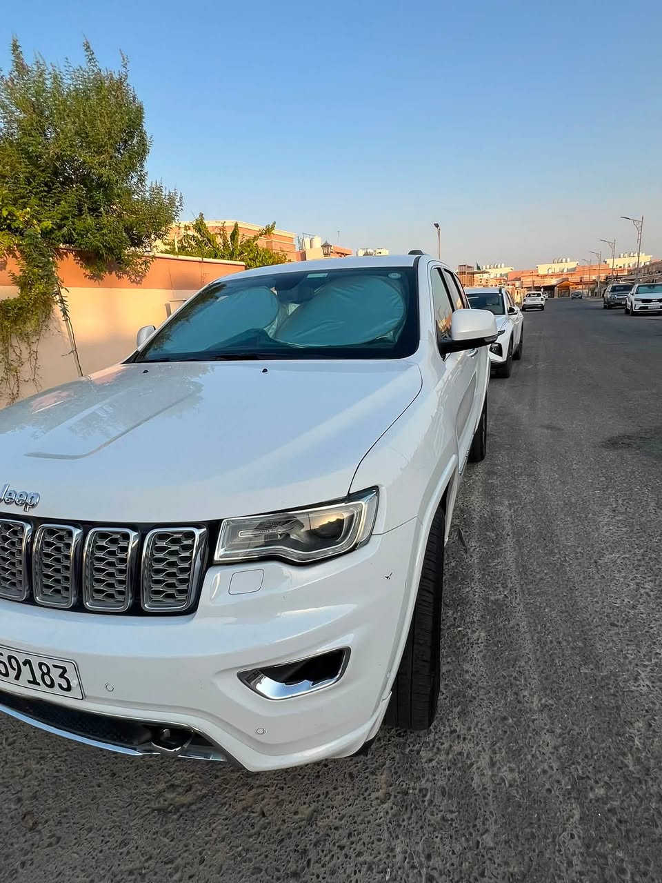 جيب خليجي اوفرلاند  2019 
رقم جديد اربيل ب اسم شركة / سنوية 2030  
وكاله الوطني  
فول مواصفات (نظام المنطقة العمياء  ,وضعيات قياده و جكات امامية خلفية بنوراما تشغيل عن بعد ، كشنات جلد ، شفتات بالاستيرن ، تدفئة تبريد مقاعد دخول ذكي ، شاشة كبيره ، دبل بانوراما ، تخزين وضعية الكرسي رادار خلفي .  
 ماشيه 80  كيلو  متر  
السيارة جداً نظيفة ع ايدي 
مكفوله كفاله عامة بيها فقط مقدار اربع اصابع بارد  و ورصعات بسيطات جدا  
السعر 270
***********
المكان البصرة/ مدينة الجوهرة

