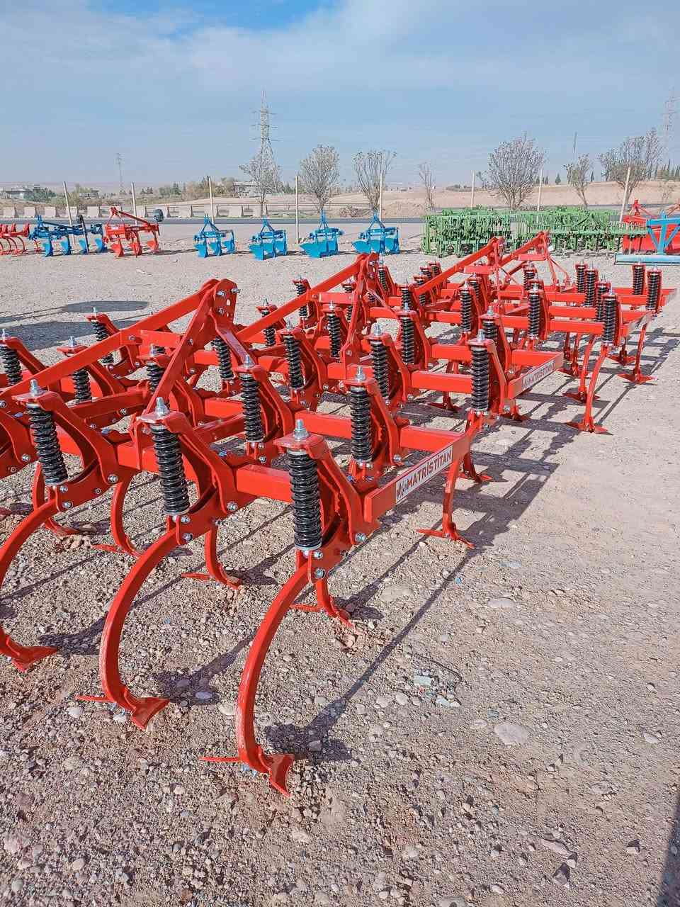 بسم اللە رحمان رحیم   ..           جملە  و  مفرد  
 موجود  کل  الات  زراعیە   فدان  ـ خرامیش  - مرشە -رفاسە   -- ناثرة   -  معدلان  -   // توصيل اكو  جميع  عيراق
 عنوان  جمجمال  تريق  عام  كركوك   سليمانيه  
   ***********  واتساب  ***********واتساب
*********** واتساب
