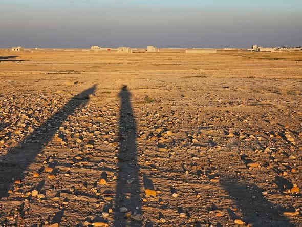 السلام عليكم توجد قطعة أرض للبيع مساحة الأرض ( 1000متر)
بالقرب من الطريق الفوك شركاط هيجل 
وبيوت السبعاوي 
مي  كهرباء قريبة علية  
طريق 6 متار أو اكثر كاع عدله وحلوة 
السعر 7 ونص وبيه مجال 
للأستفسار أكثر ه‍ ***********
