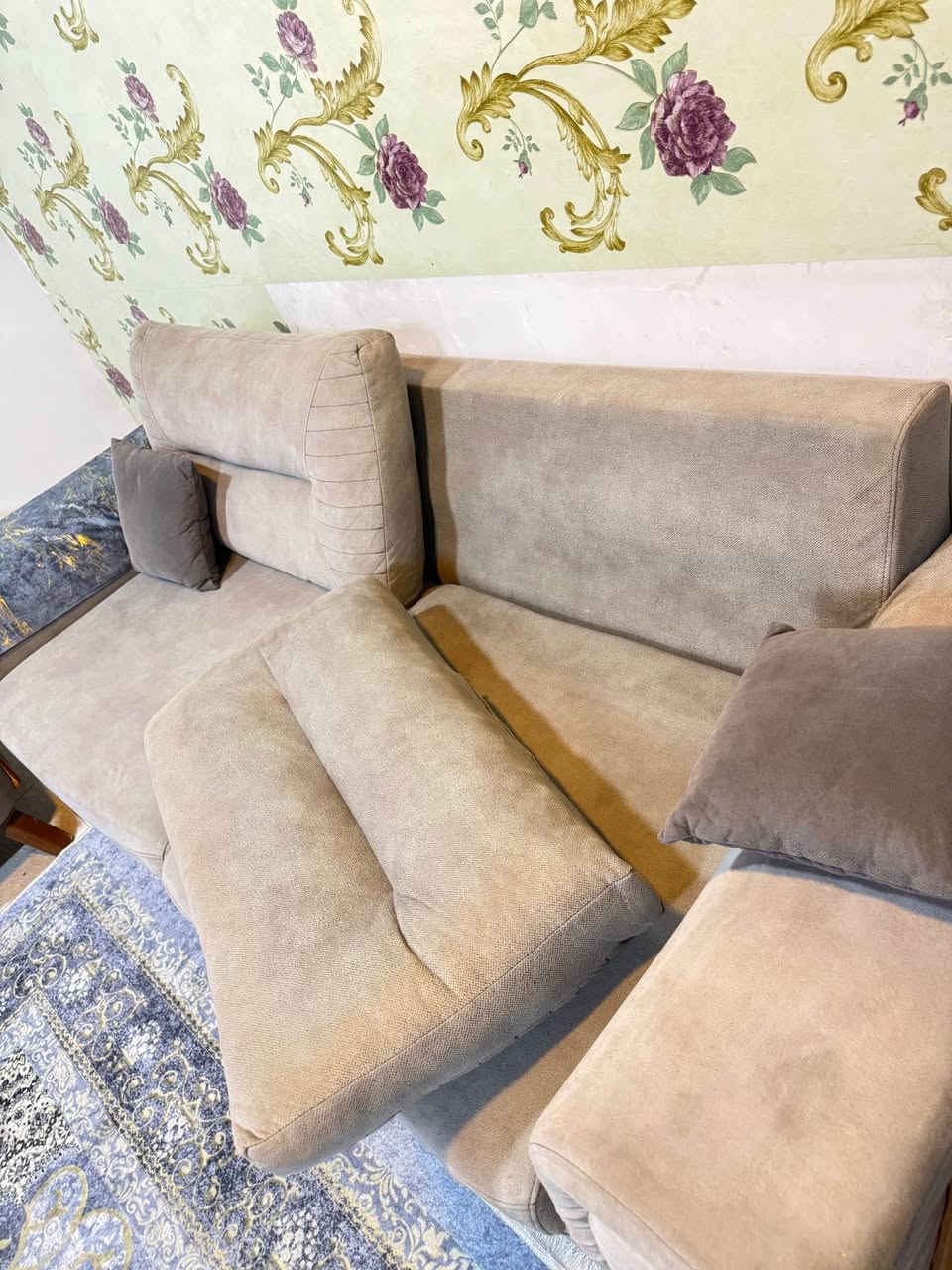 خمس قطع ١٠ مقاعد مع كوشات كربلاء, العراق


**إذا كنت صاحب هذا الإعلان وتريد حذفه لأي سبب، رجاءا أرسل رسالة إلى الدعم الفني**