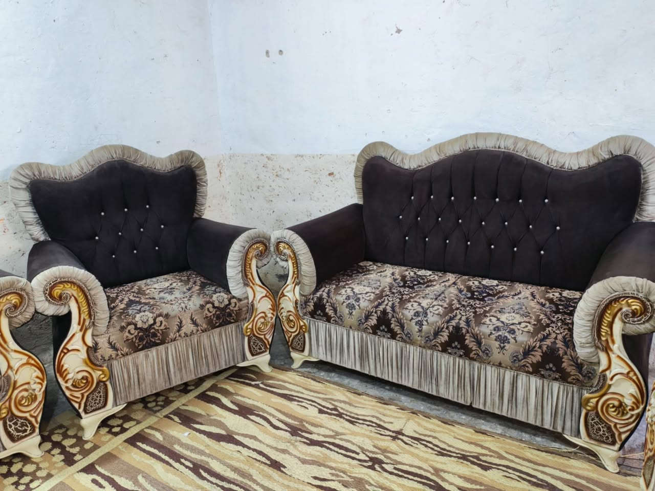 تخم ملكي تسكام 10 مقاعد حيل نضيف مابي اي ضرر السعر 290 العنوان الكاضميه يوجد توصيل بكروه ***********
