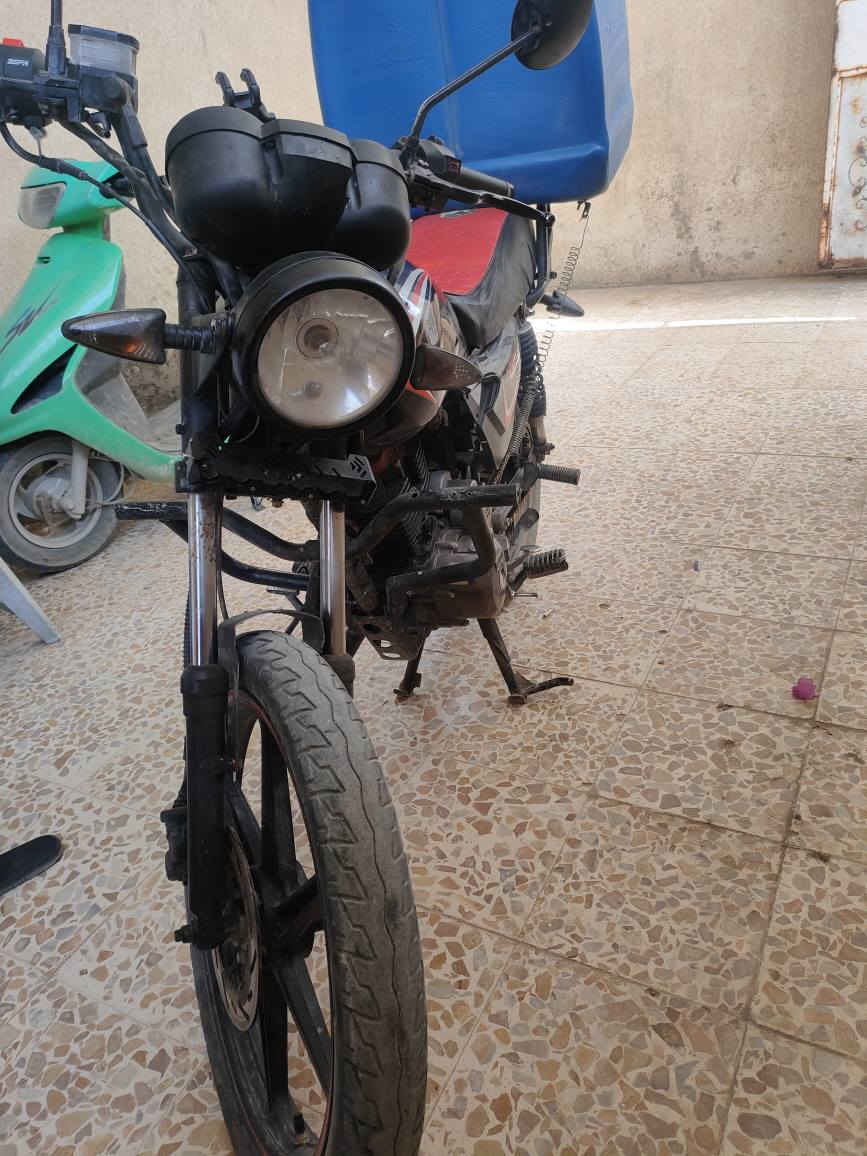 سلام عليكم شباب دراجه كلك دي  وان بيه رقم شاصي  بس دراجه كلك كلك كلك البصره الجزيره الفيحاء الرمله عنواني بيه مجال قليل لا طب تكسر بل سعر مو شراي خلي كلب بدون صندوك  الرقم *********** البصرة, العراق
