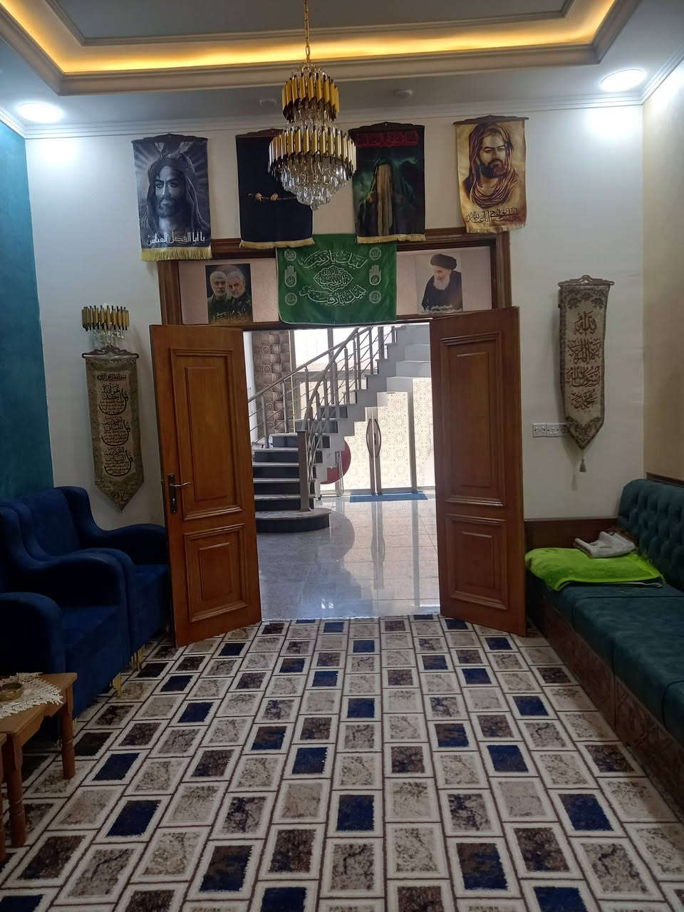 بيت جديد للبيع كورنيش خدمات كامله المساحه ١٣٦ البت فول مواصفات لستفسار اكثر ***********
