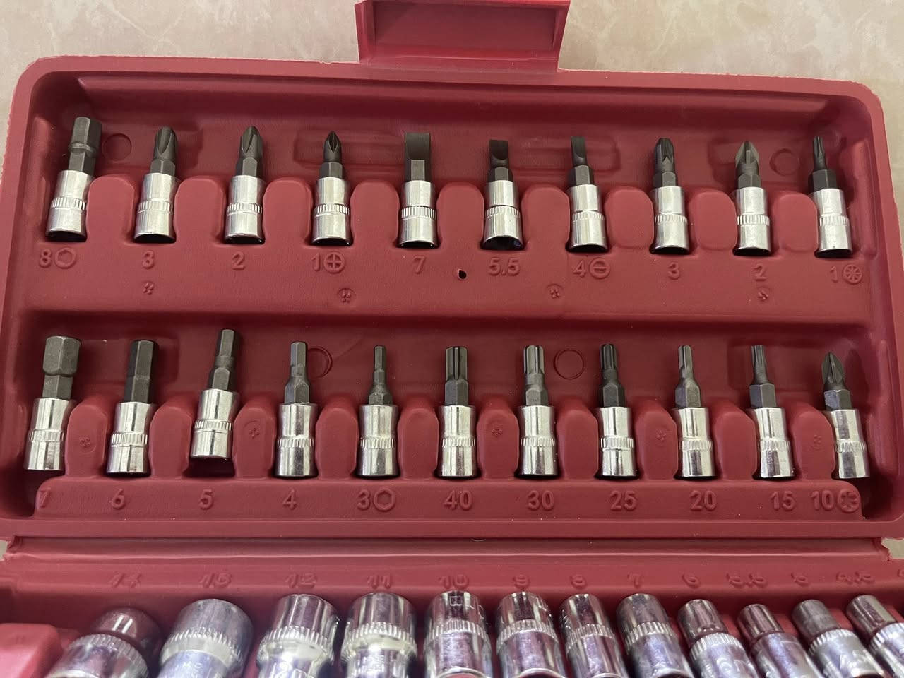 سلام عليكم سعر سيت 4لاف 
مكاني بغذاد باب سيخ يوجد توصيل 🚚 
***********
