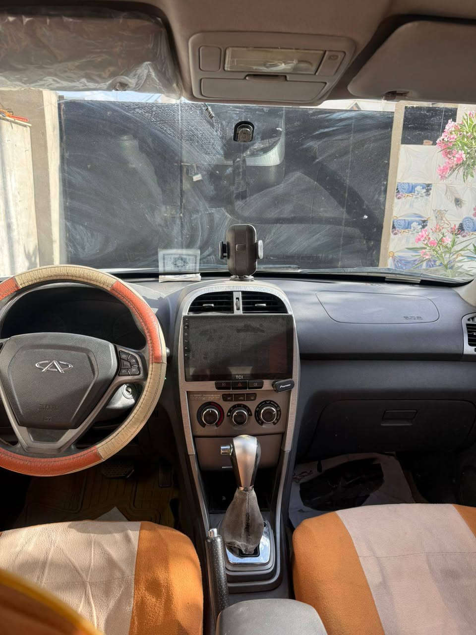 تيكو موديل 14
سيارة نضيفة دواخل لون اسود ما مبدل بيه قطعه بيه تفاصيل بسيطة كير ميكانيكي 
شاشة أندرويد تبريد ثلج المكينة بحالة ممتازه جداً سنويه بأسمي تاريخ الانتهاء لحد ٢٠٢٧ الرقم بغداد  الإنكليزي 

السعر ٧٠ 
وبيه مجال 
المكان بغداد المشتل حي المعلمين  
للتواصل ***********
