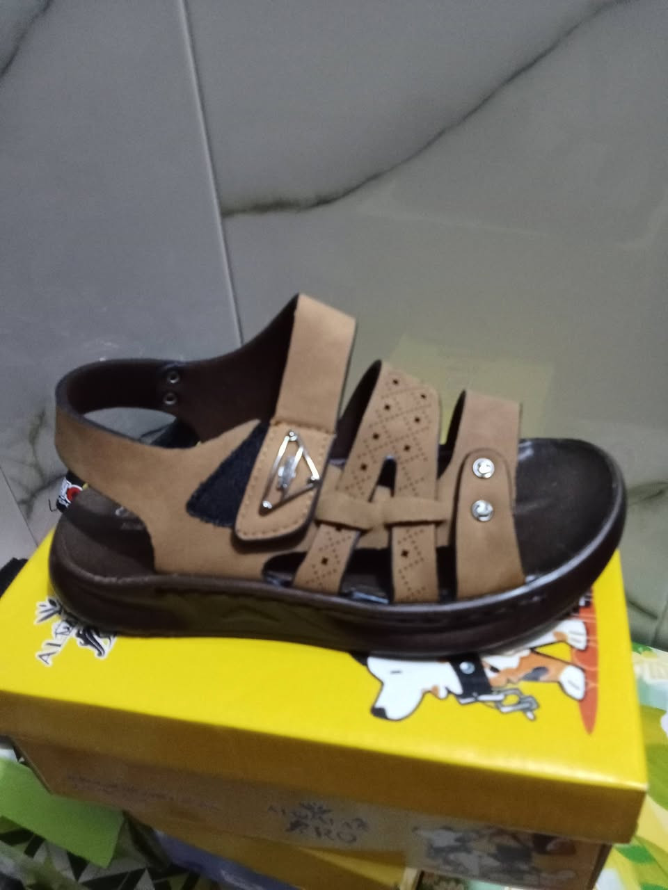 . تنزيلات العيد  . وسعر. البلاش.
تخفيضات تخفيضات.كما موضح بلصور  احذيه وجراكز. اطفال ولادي وشبابي وبناتي. كميه كبيره جدا 
والسعر.  .   5تلاف فقط.   يعني الحاجه ام 10تلاف يمي بس 5تلاف.  
عنواني كوت الزهراء.  مقابيل مجامعات امجد الزبيدي


**إذا كنت صاحب هذا الإعلان وتريد حذفه لأي سبب، رجاءا أرسل رسالة إلى الدعم الفني**