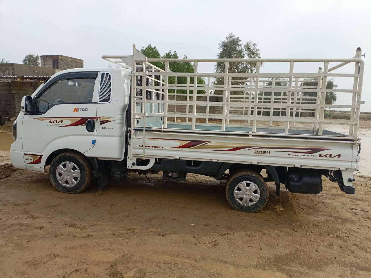 كيه موديل 24كفاله عامه السياره جديده بمعنا الكلمه رقم بغداد نكليزي مدوشمه كامله  محوضه جاهزه عل اخر حبايه ماشيه 45حقيقي بدون محجر  للستفسار أكثر اتصال ***********/***********
